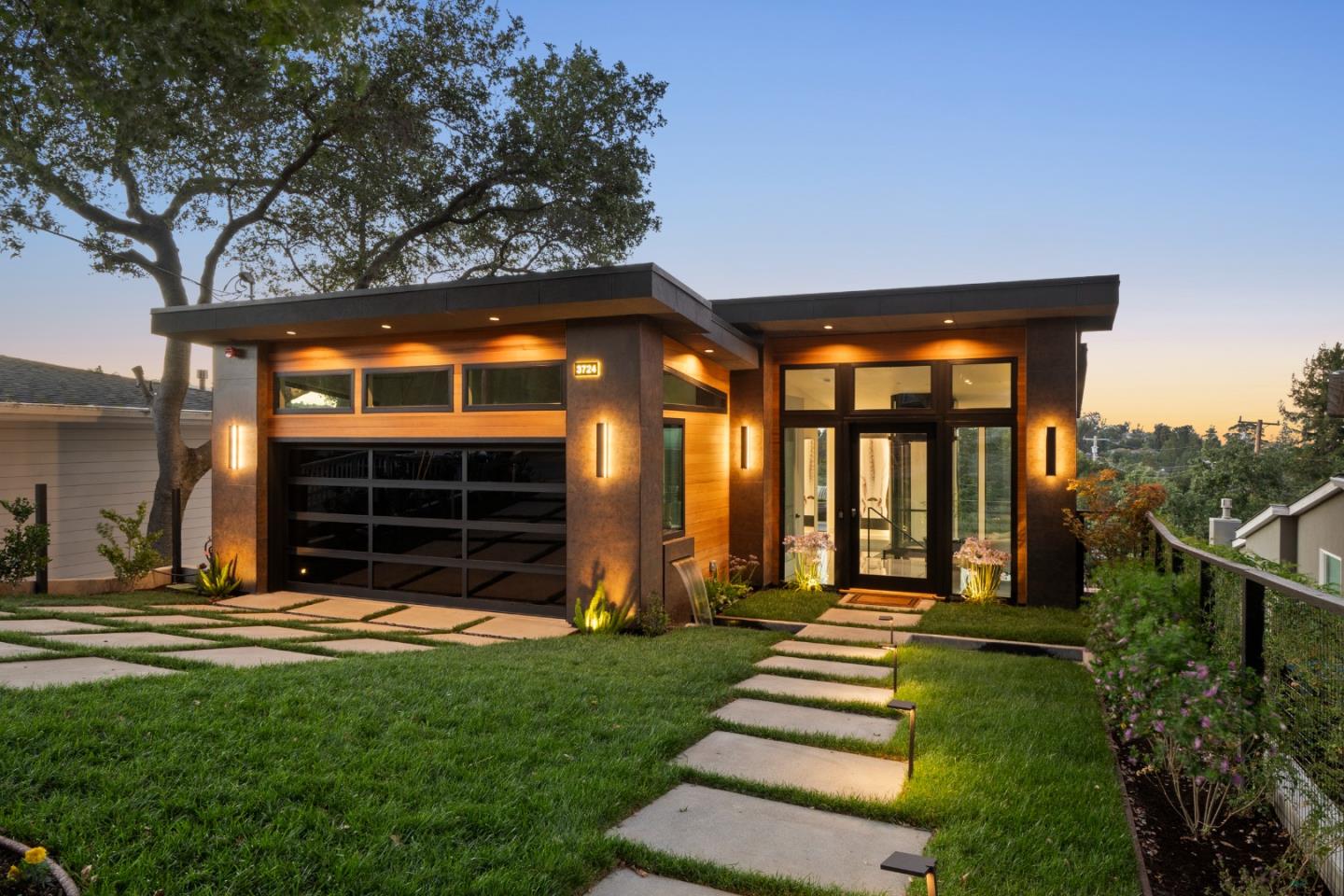 3724 Laurel Way — photo