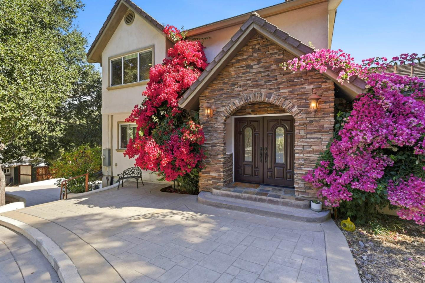 9845 Palisade Drive — photo