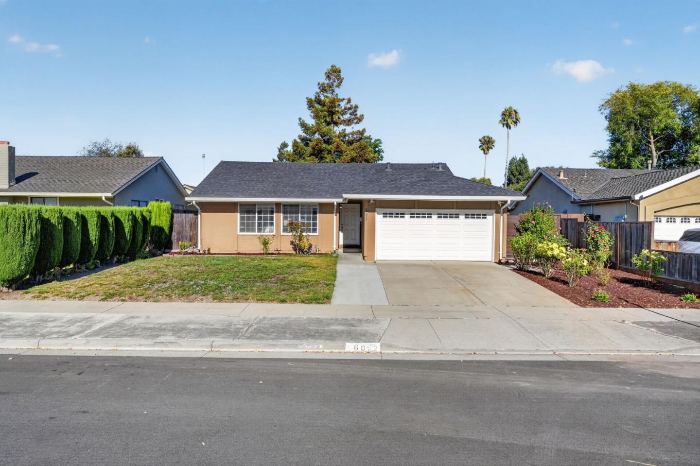 6092 Vincent Court — photo