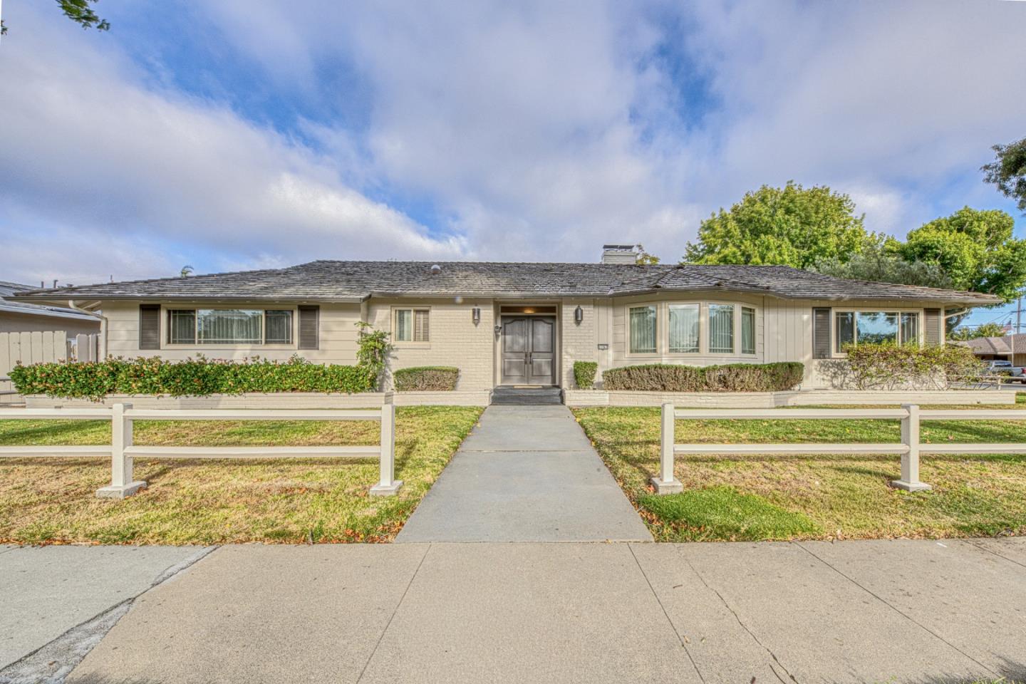 1167 Los Palos Drive — photo