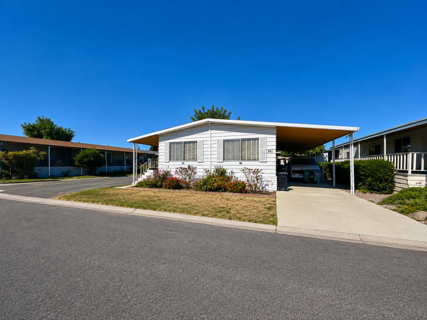 541 Millpond Drive — photo