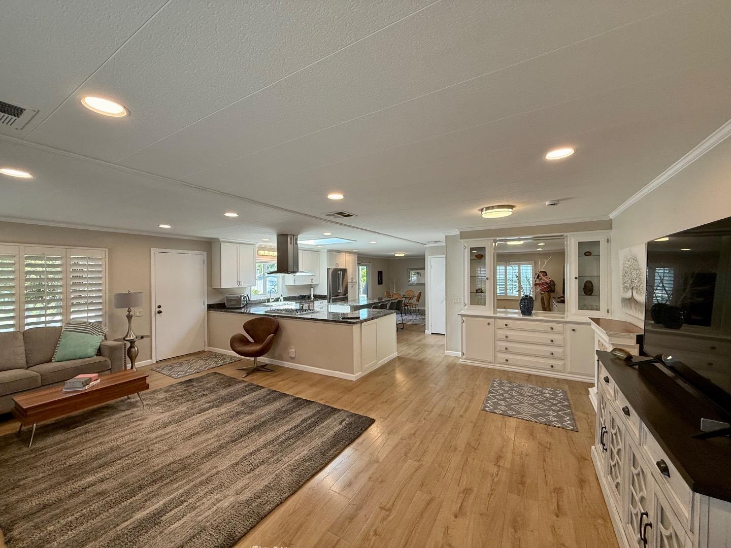 3190 Birchwood — photo