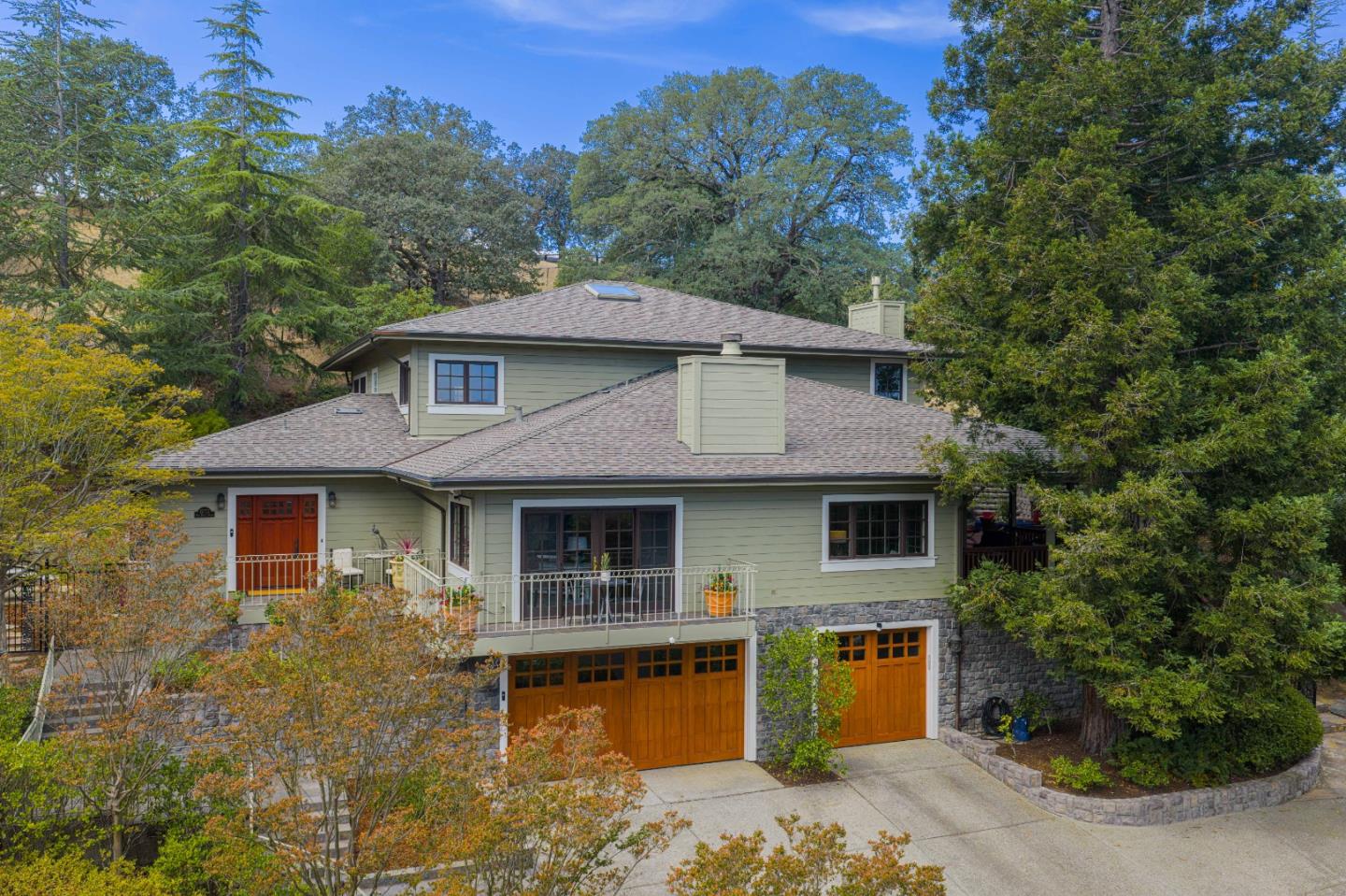 15723 Oak Knoll Drive — photo