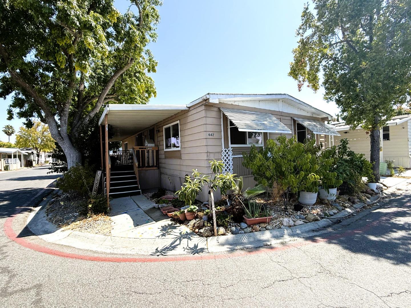 442 Los Encinos Avenue — photo