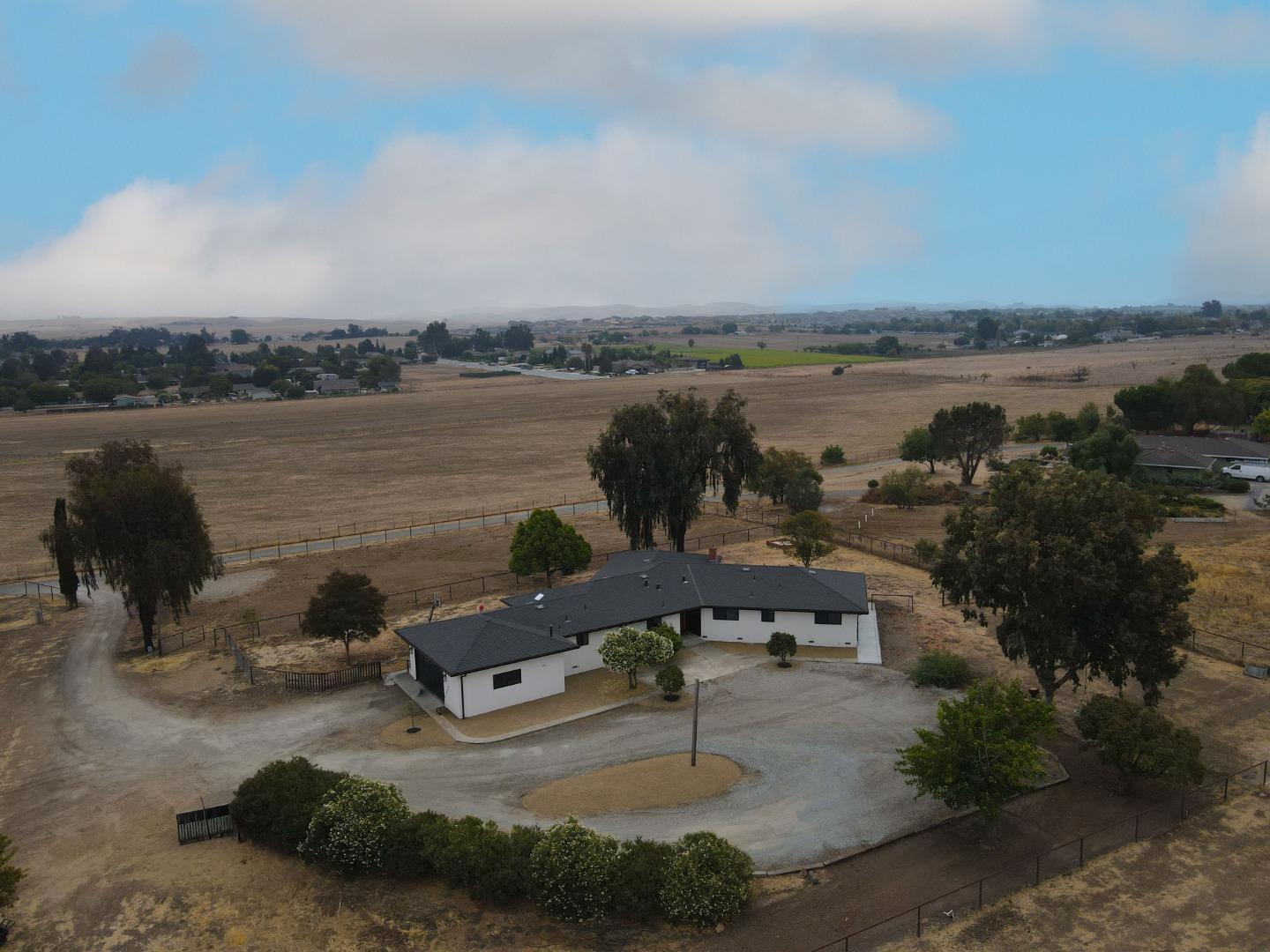 1667 Santa Ana Road — photo
