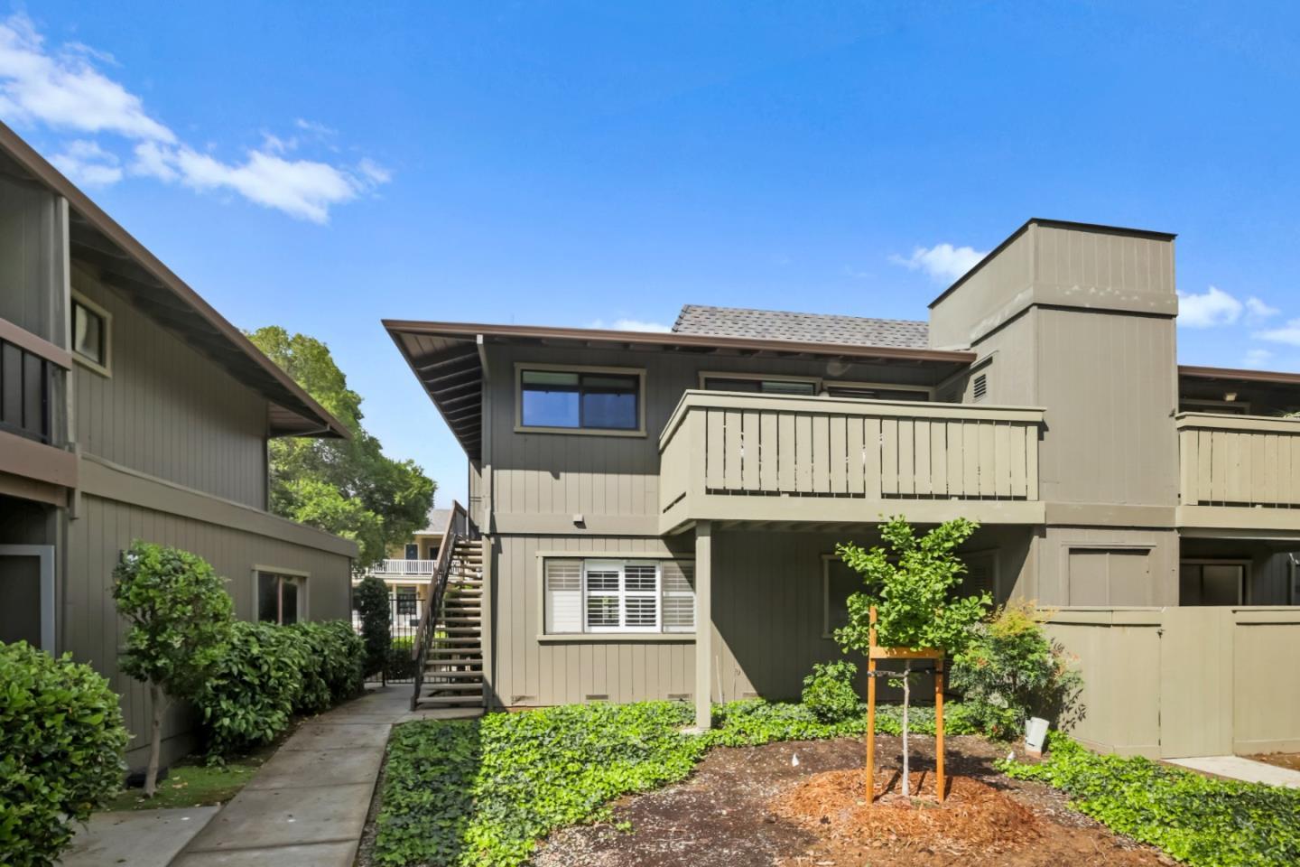 14351 Saratoga Avenue B — photo