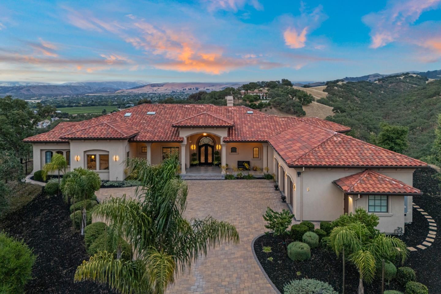 5 Winding Oaks Drive — photo