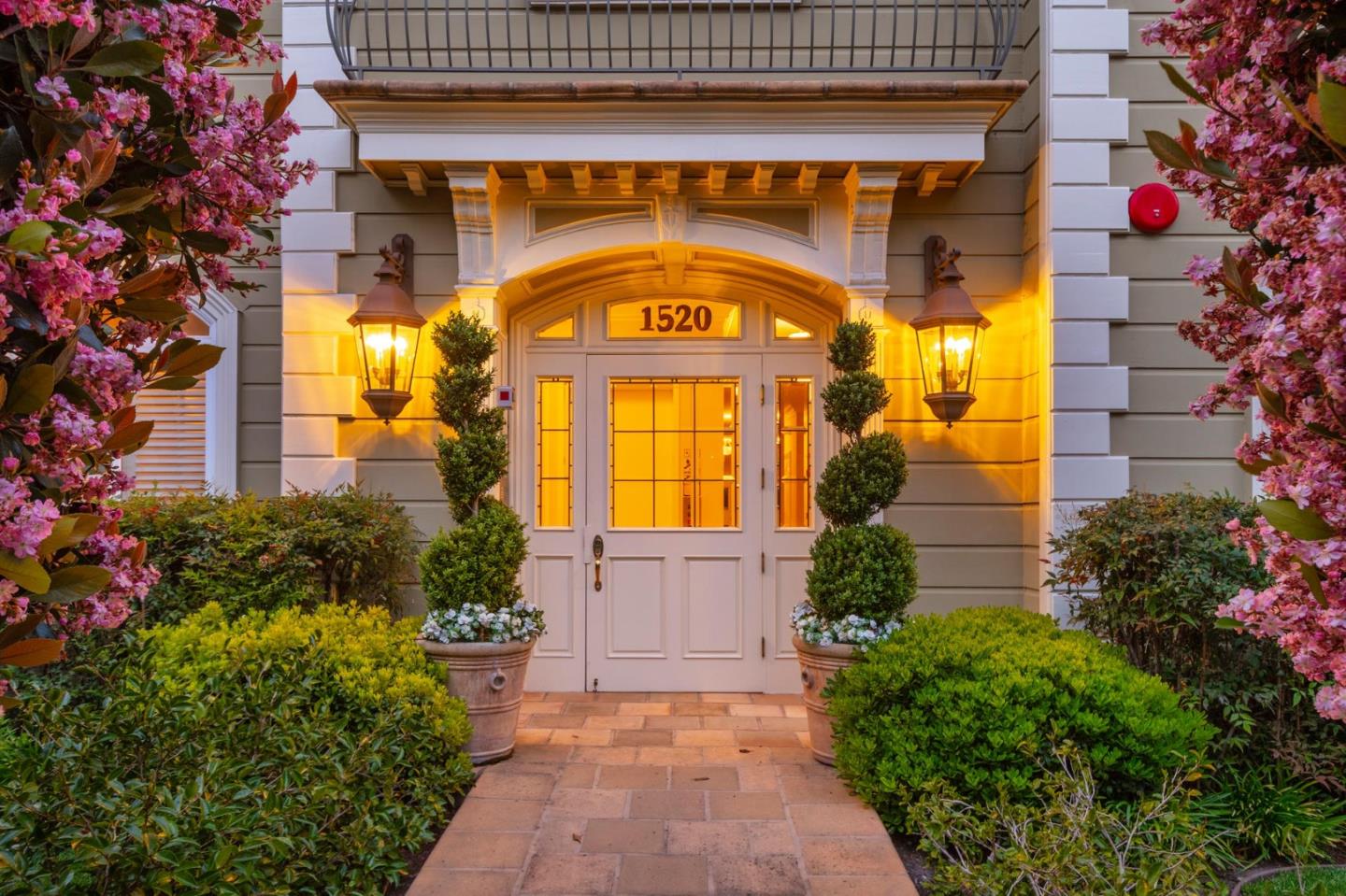 1520 Floribunda Avenue 101 — photo