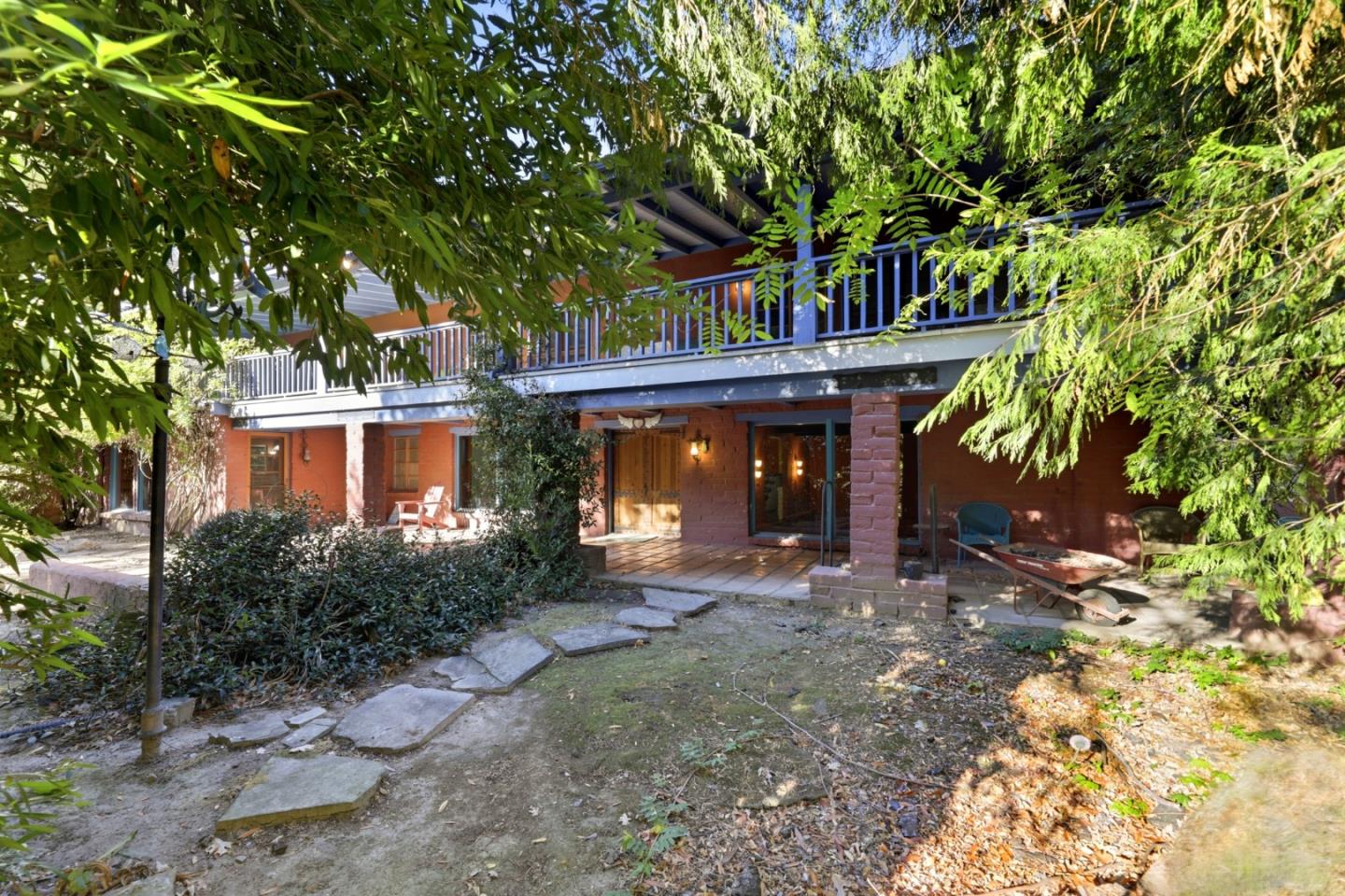 10 Joaquin Road — photo