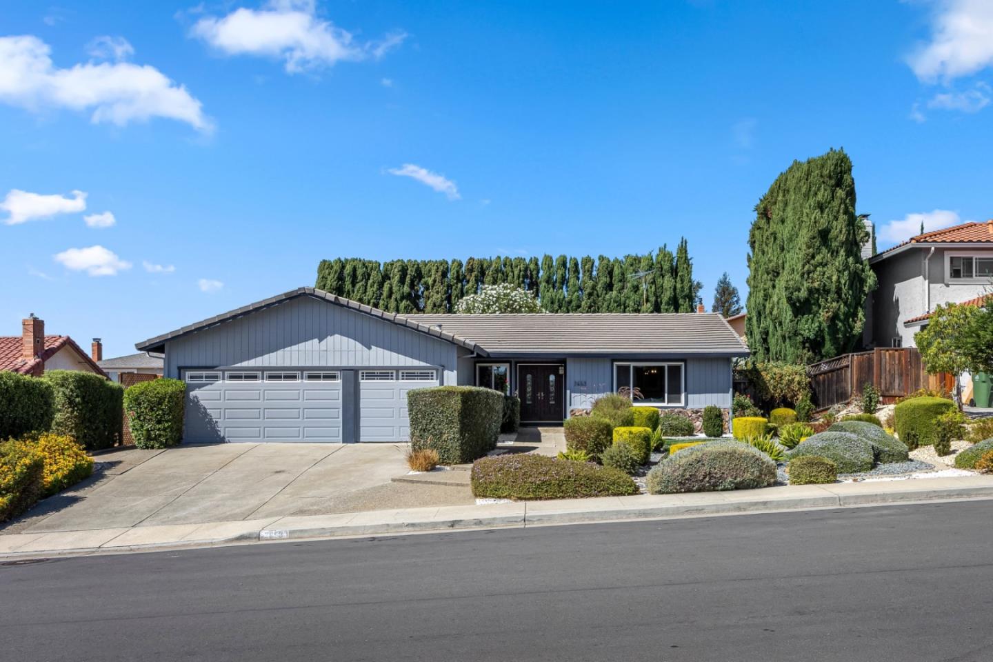 3653 Slopeview Drive — photo