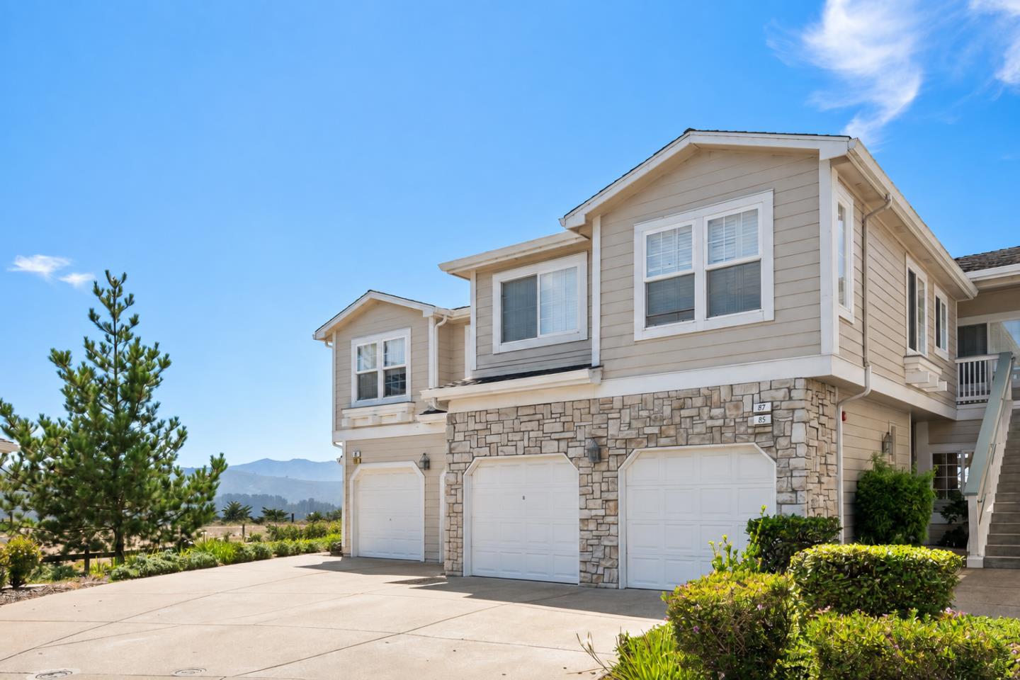 85 Outlook Circle — photo
