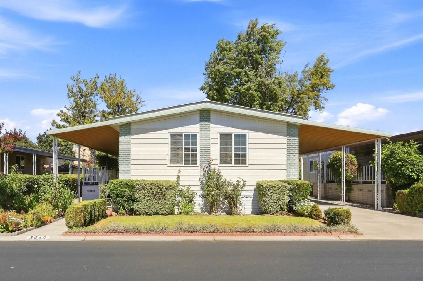 3040 Oakbridge Drive — photo