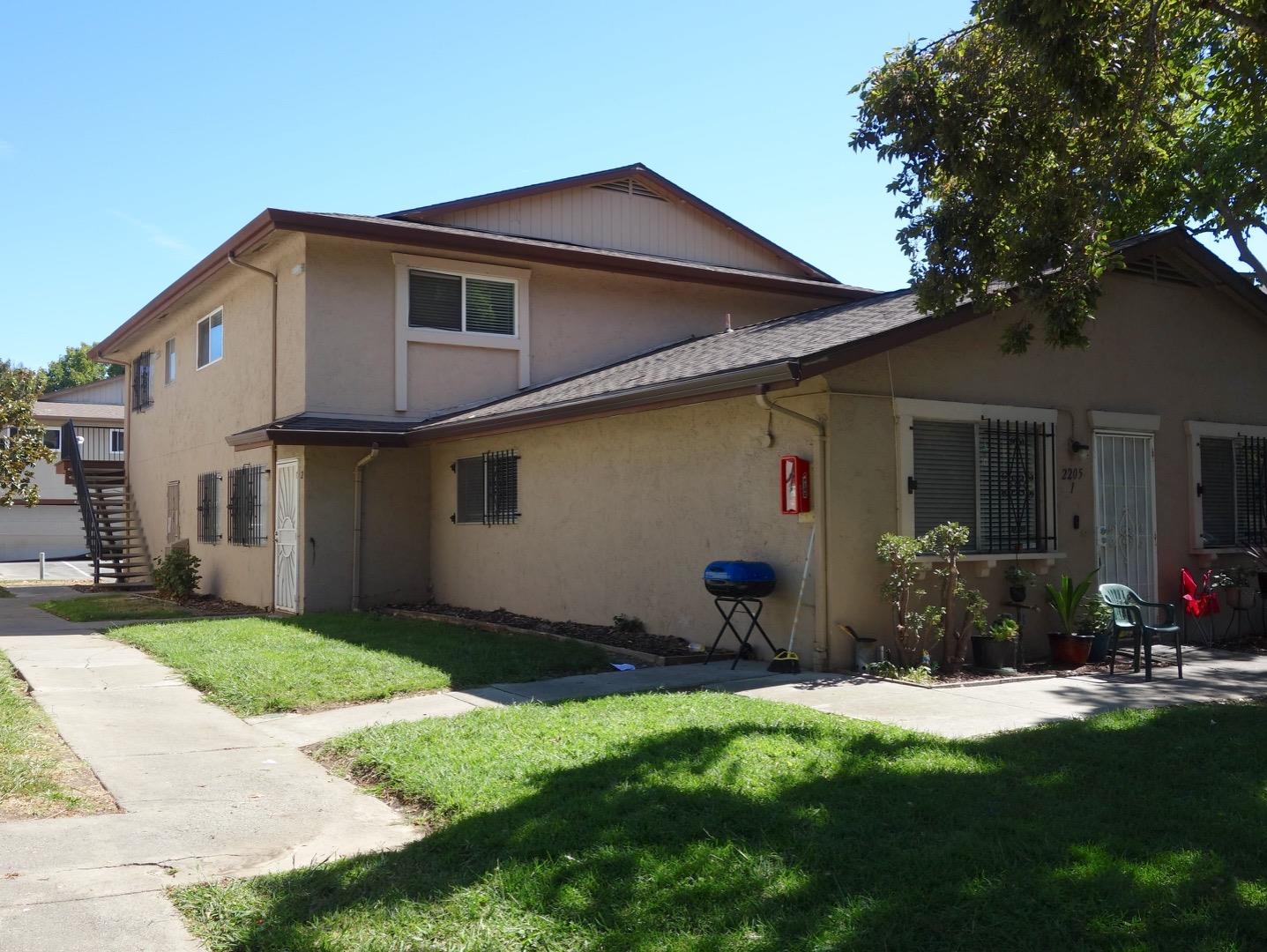 2205 Lemontree Way 2 — photo