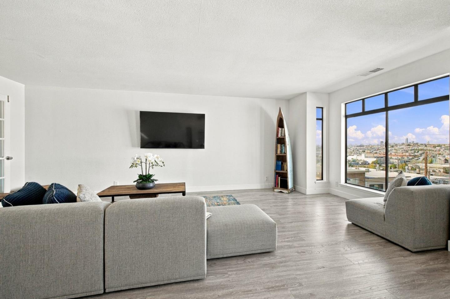 Home in SAN FRANCISCO, CA 94124 — photo 2