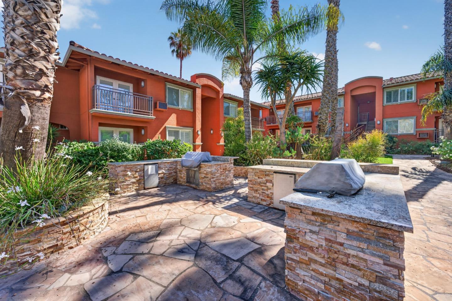 1845 Palm View Place 211 — photo