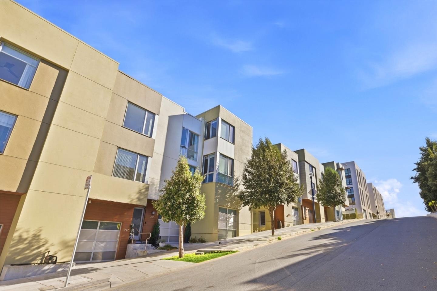Home in SAN FRANCISCO, CA 94124 — photo 3