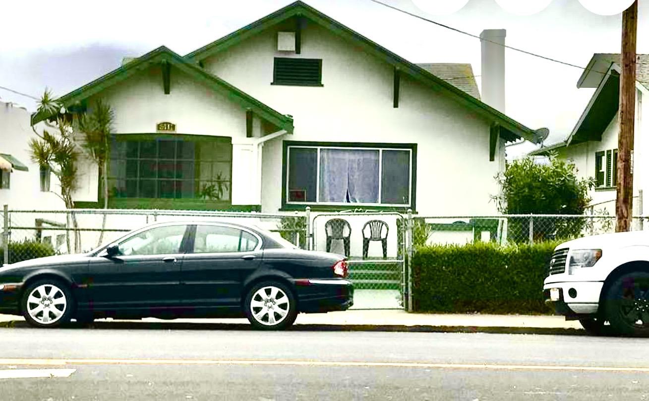 5111 Foothill Boulevard — photo