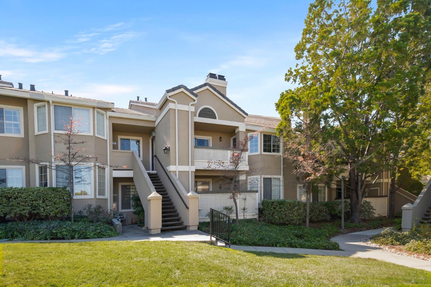 892 Goose Lake Court — photo