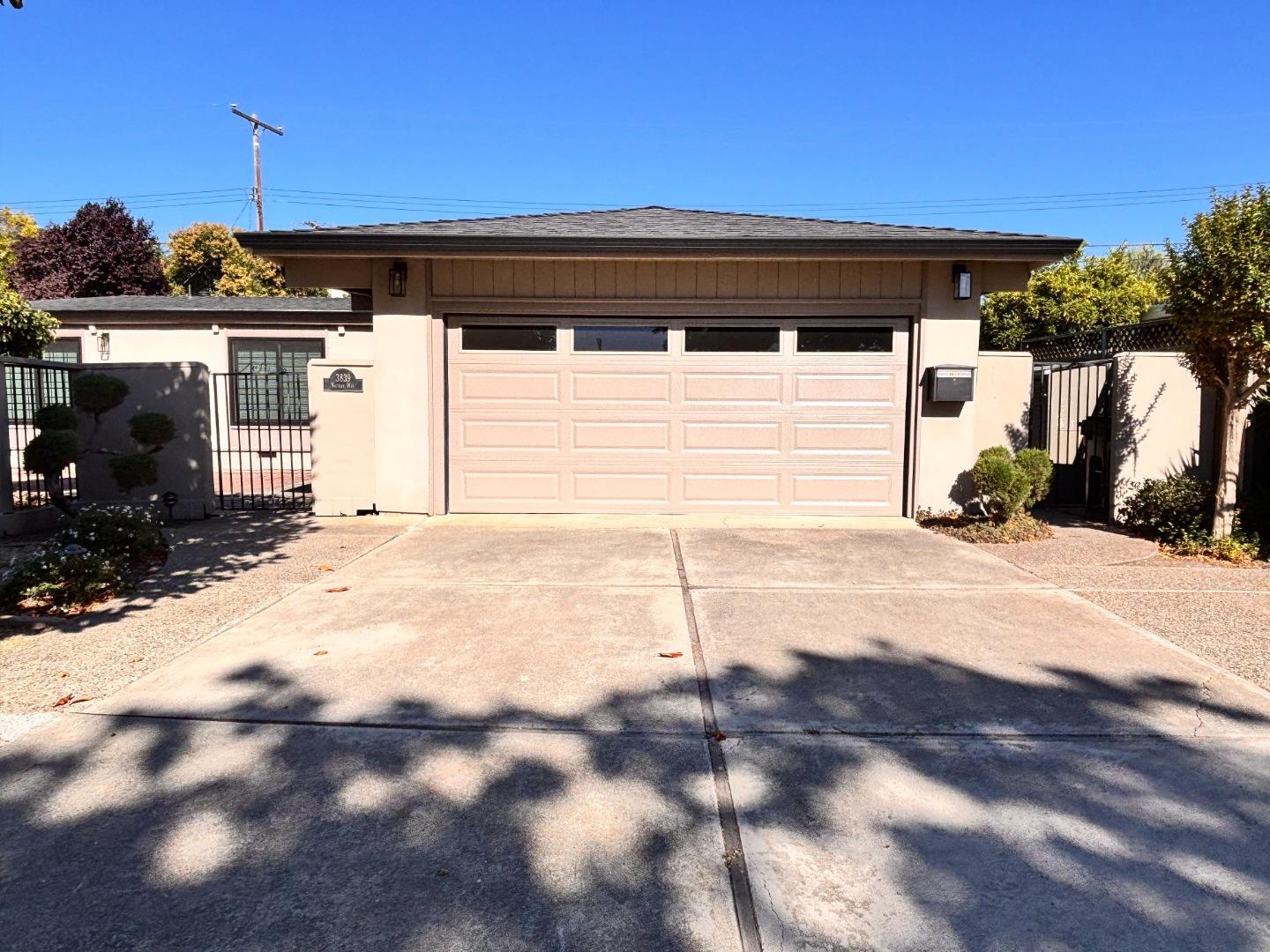 3839 Nathan Way — photo
