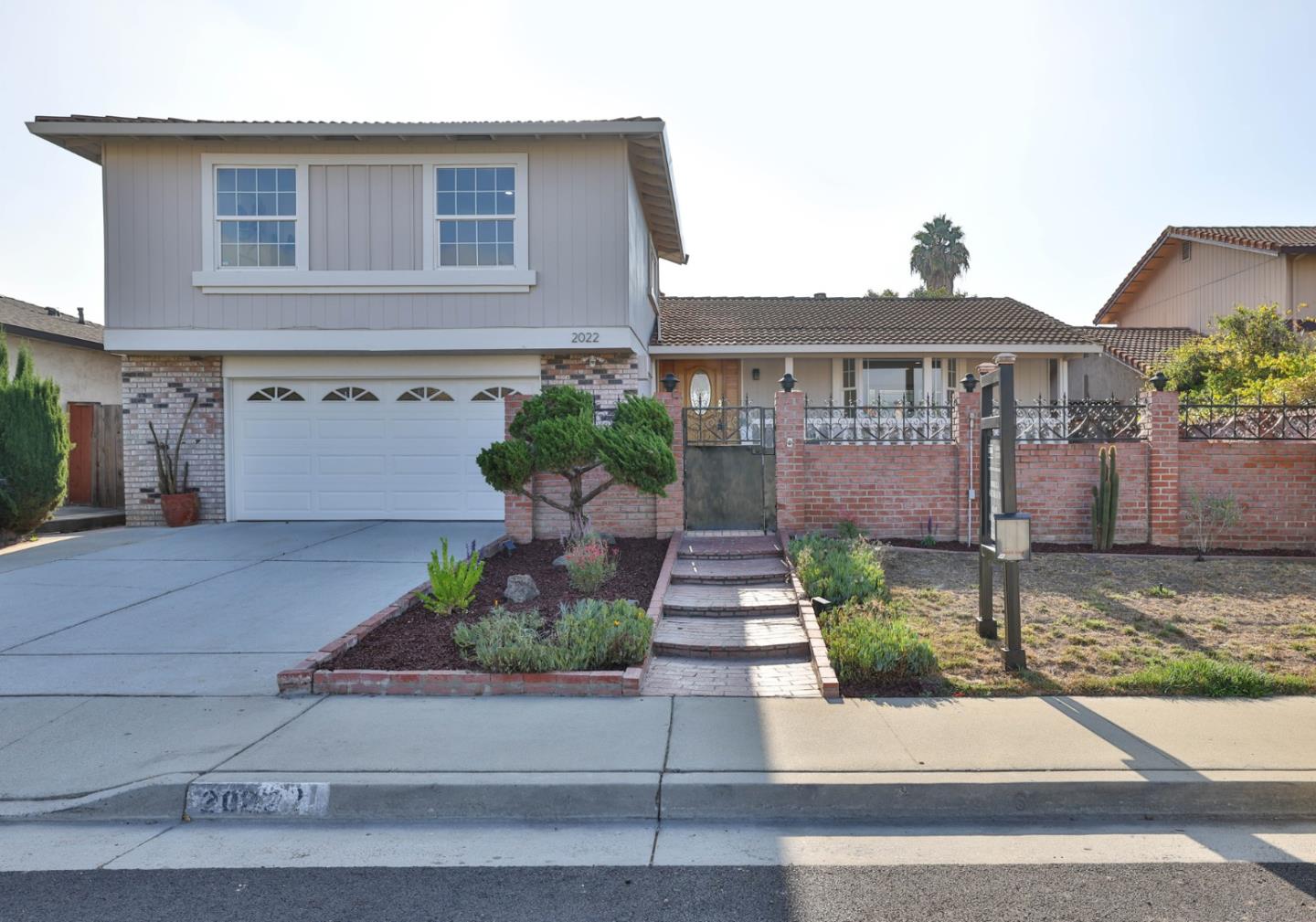2022 Admiral Place — photo