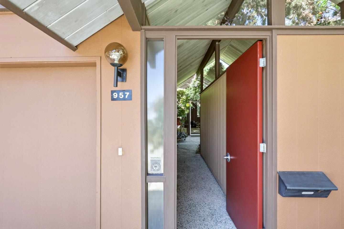 957 Eichler Drive, MOUNTAIN VIEW, CA 94040 — photo 3