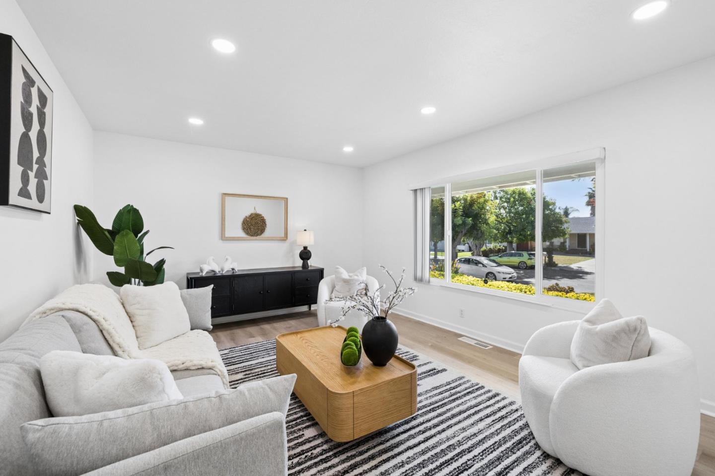 3158 Balmoral Drive — photo