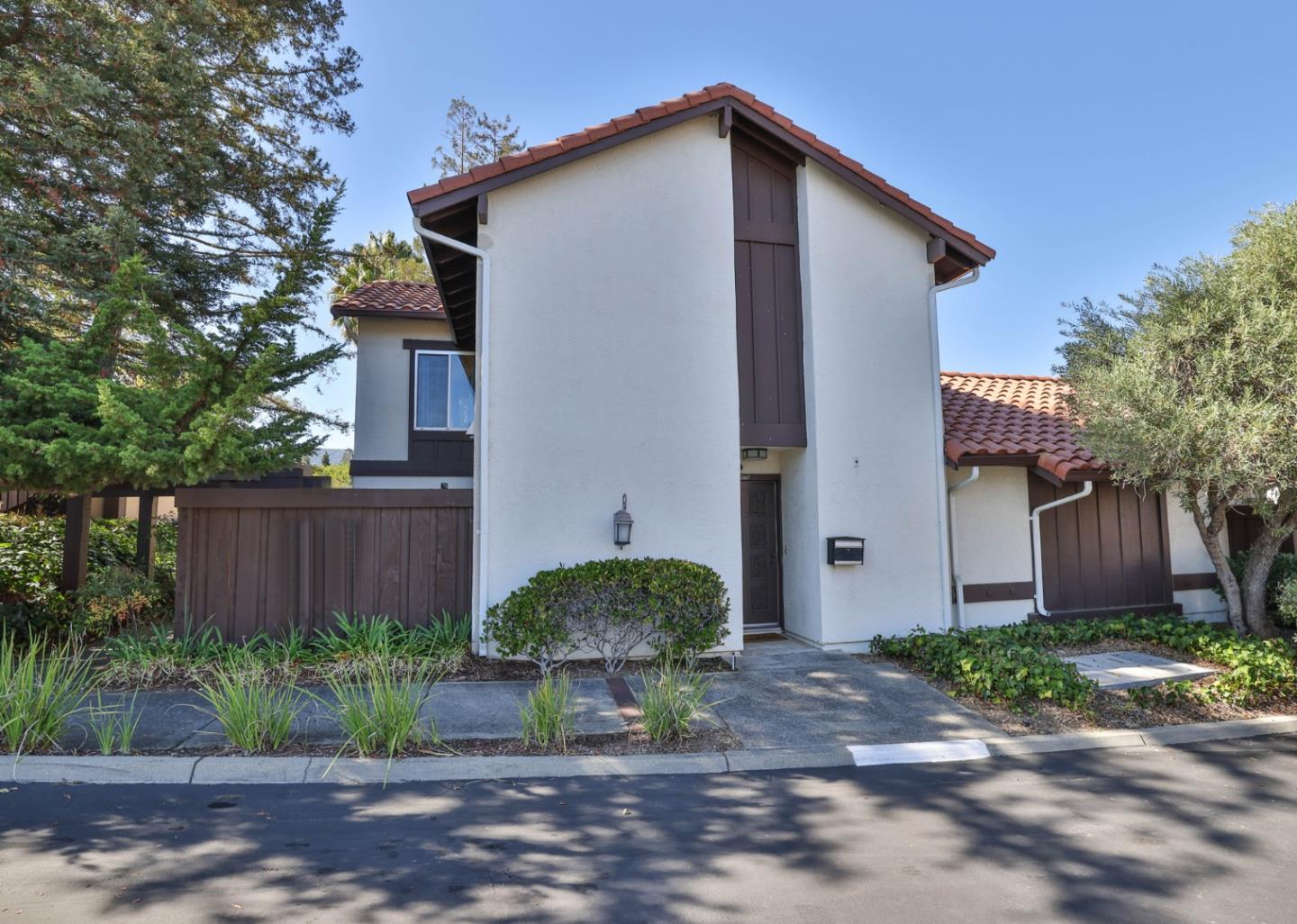 22065 Mcclellan Road — photo