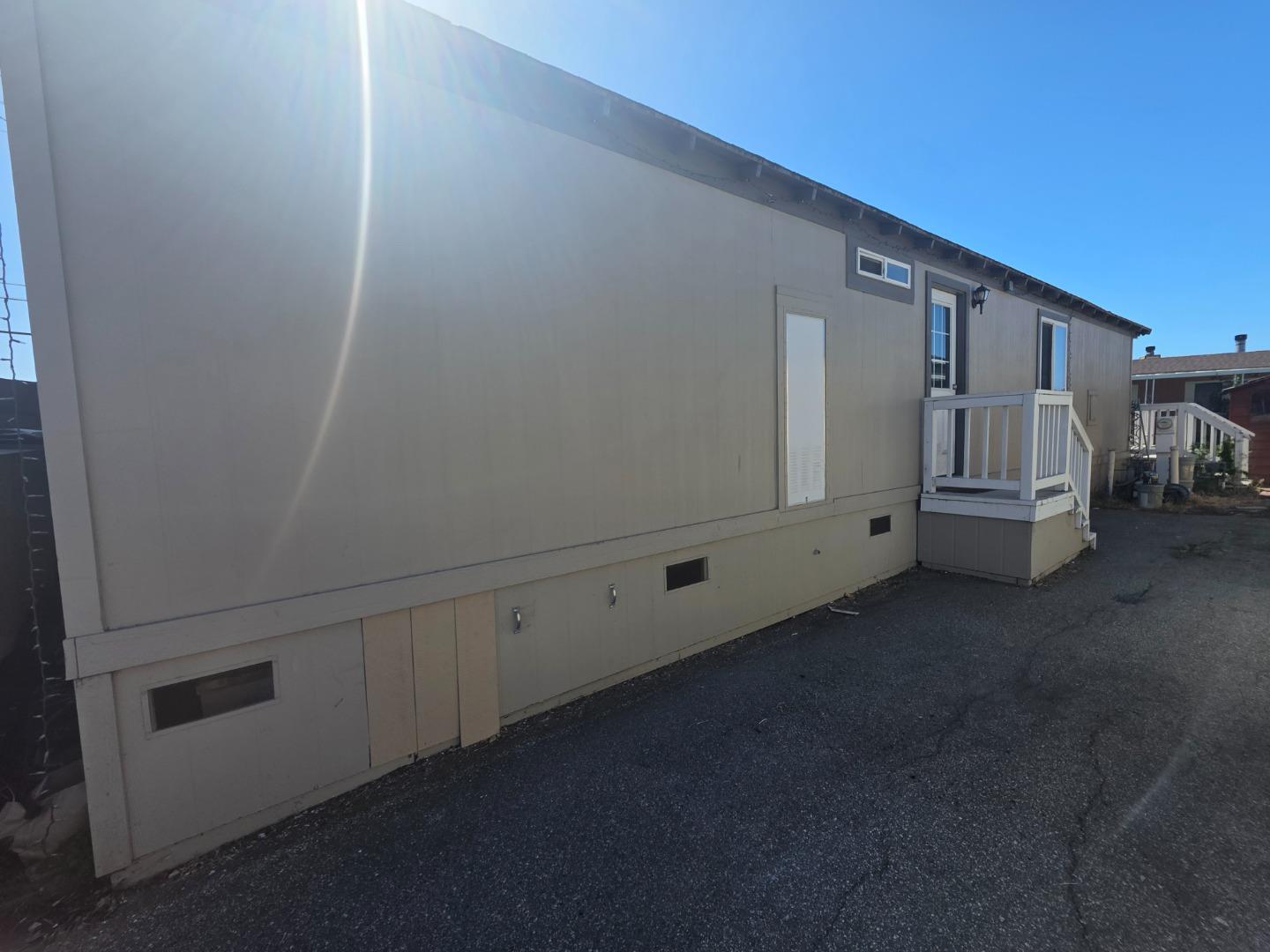 3015 East Bayshore Road — photo