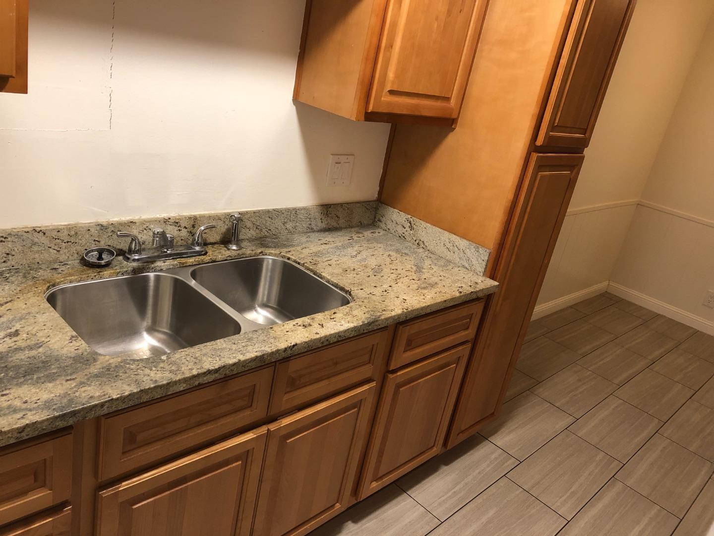 Home in SUNNYVALE, CA 94086 — photo 2