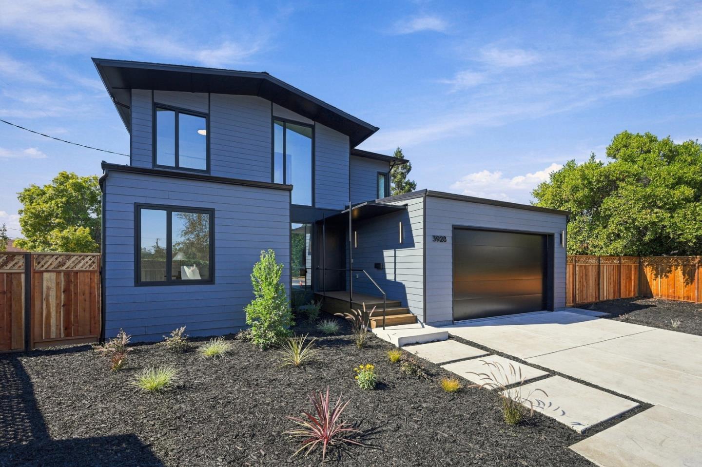 3928 Caxton Court — photo
