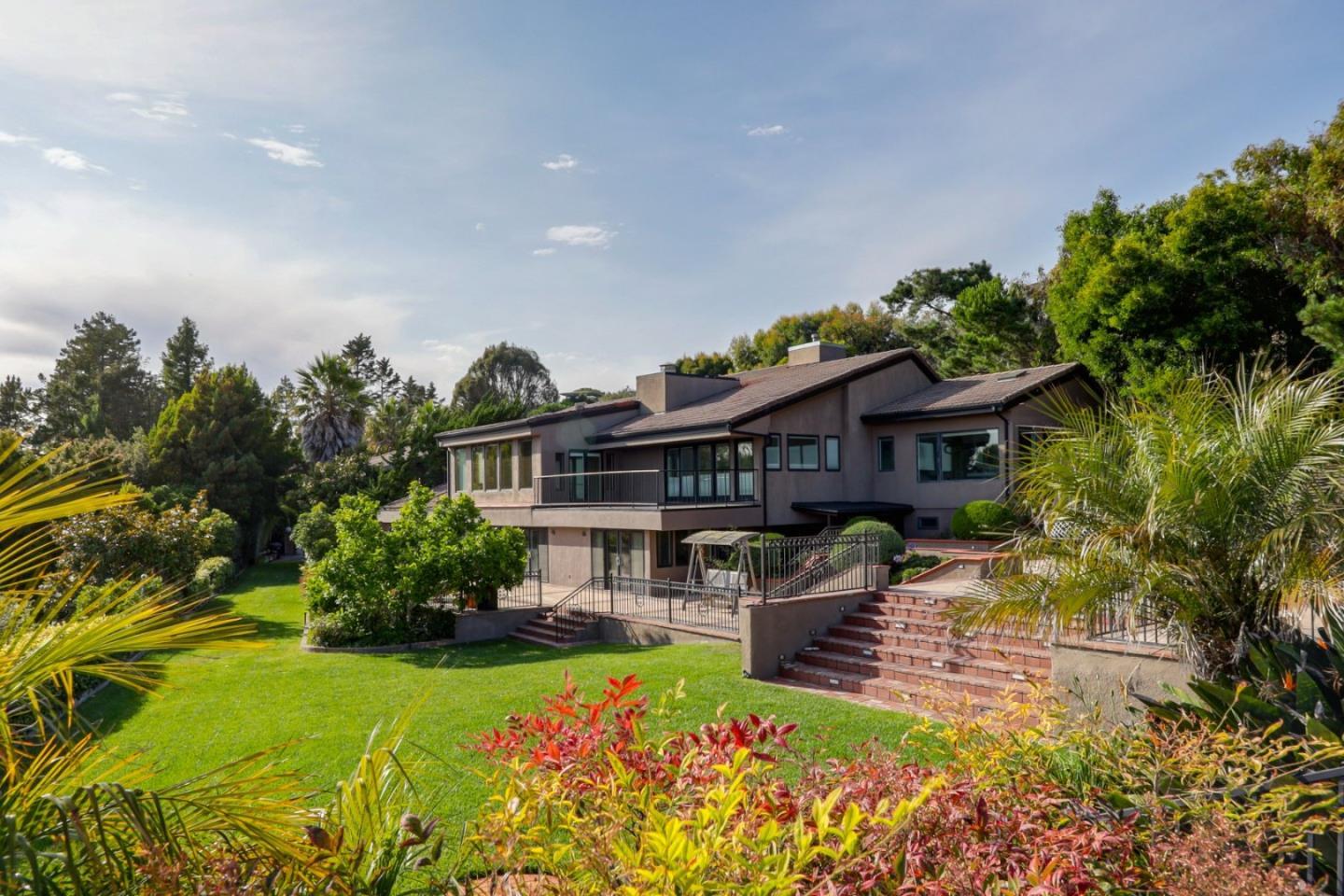 280 Round Hill Road — photo