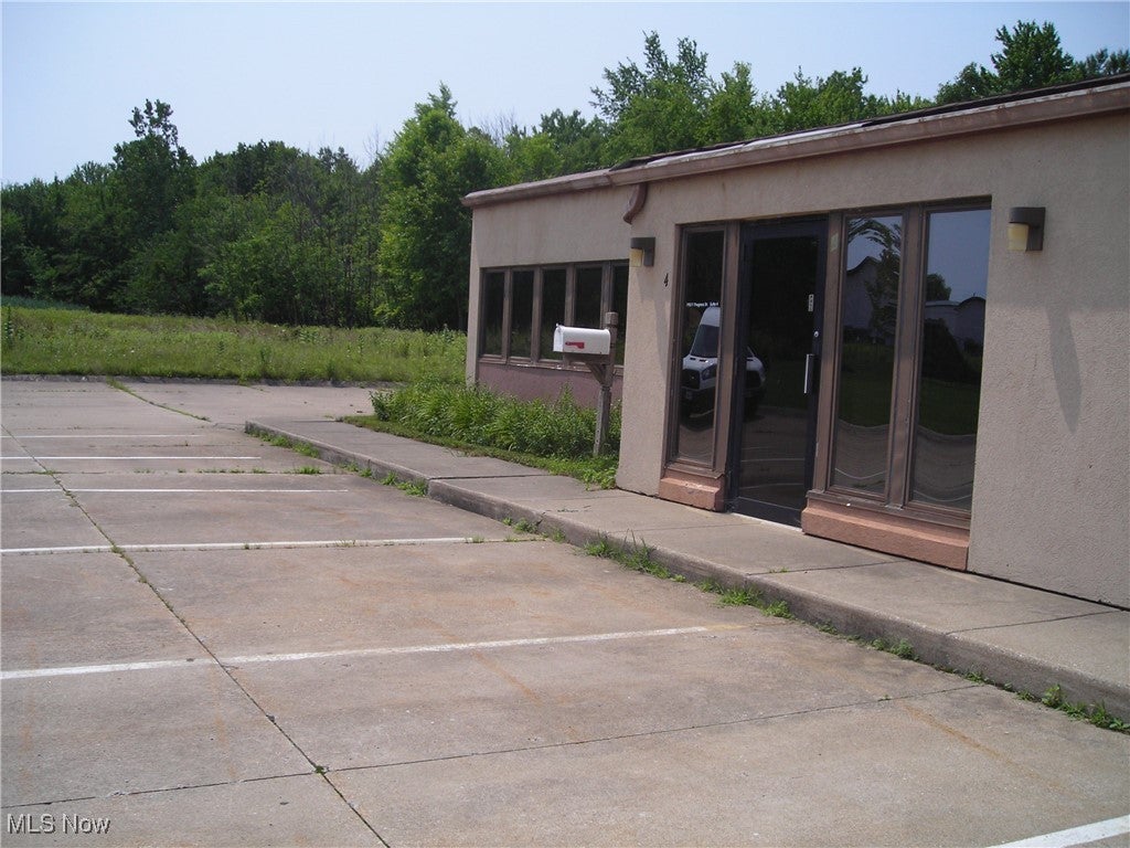 19511 Progress Drive — photo