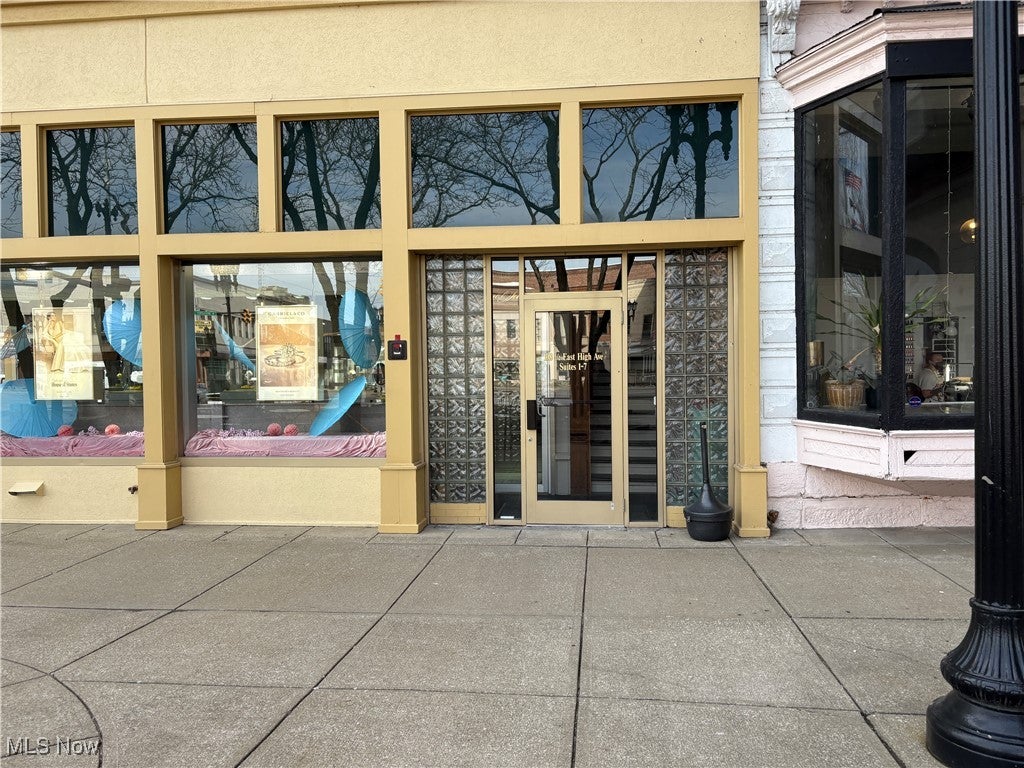 108 E High Avenue 6 — photo