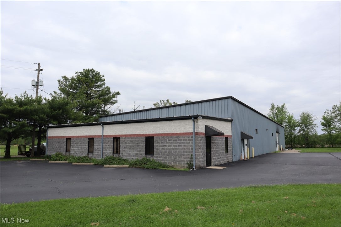 720 Town Line 151 Road — photo