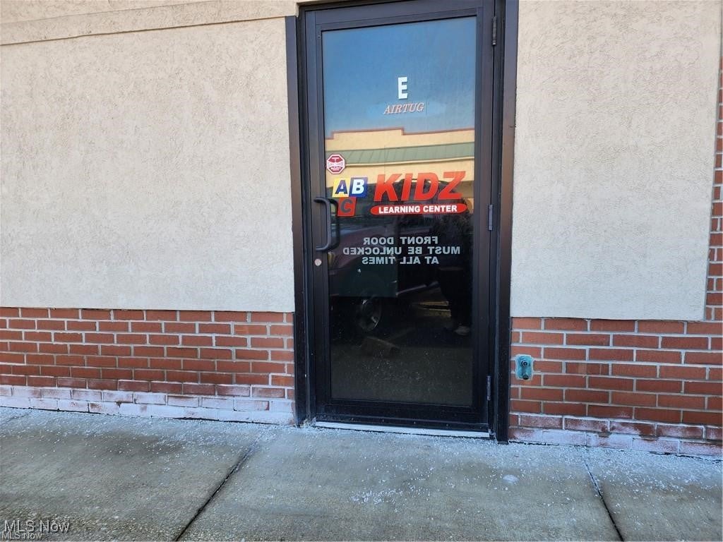 511 N Abbe Road E, Elyria, OH 44035 — photo 2