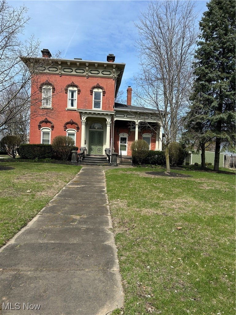 190 Mentor Avenue — photo