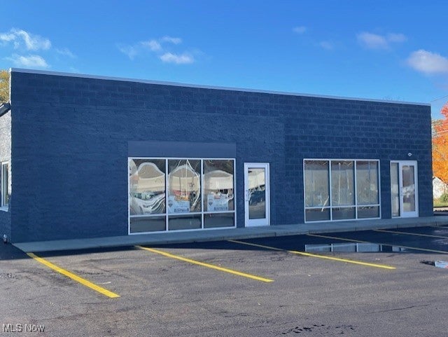 1300 Main Street B — photo