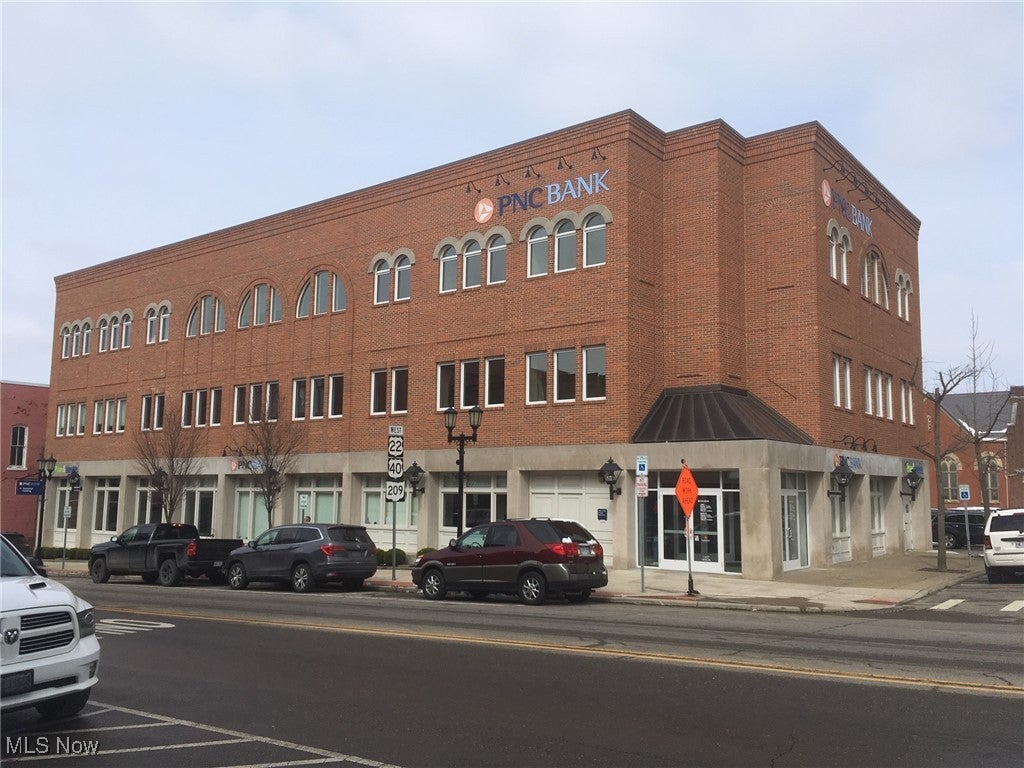 749 Wheeling Avenue — photo