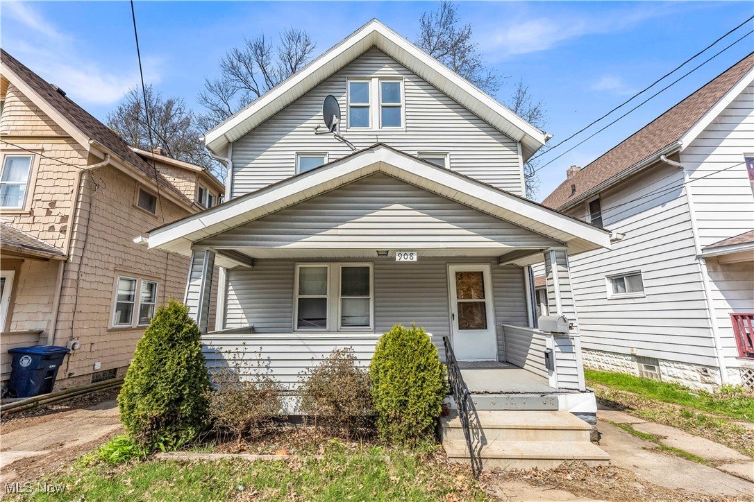 908 Dayton Street — photo