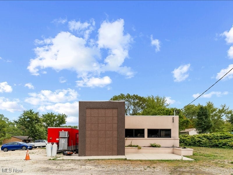 1445 Massillon Road — photo