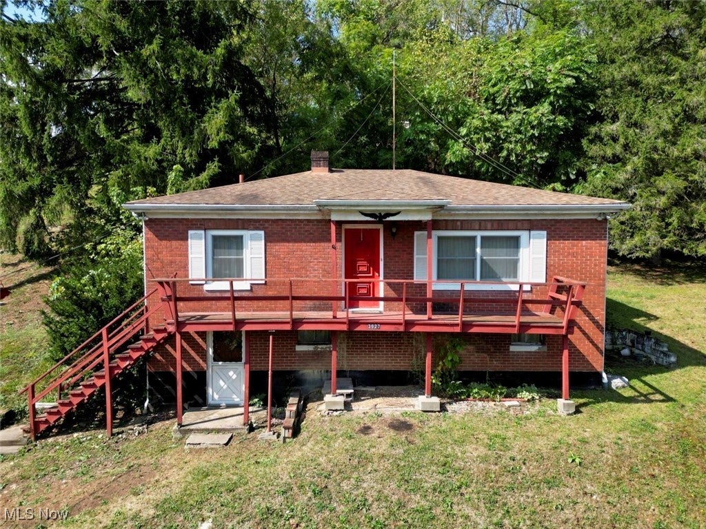 3927 Daisyview Street — photo