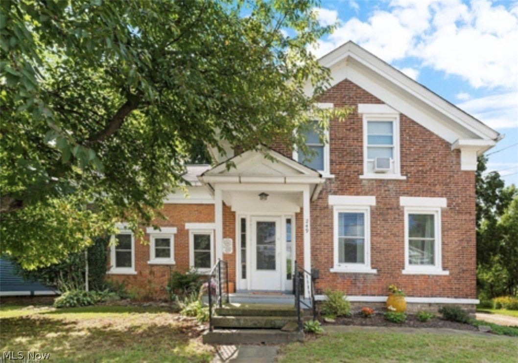 249 W Main Street — photo
