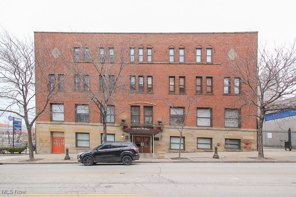 1133 W 9th Street 321 — photo