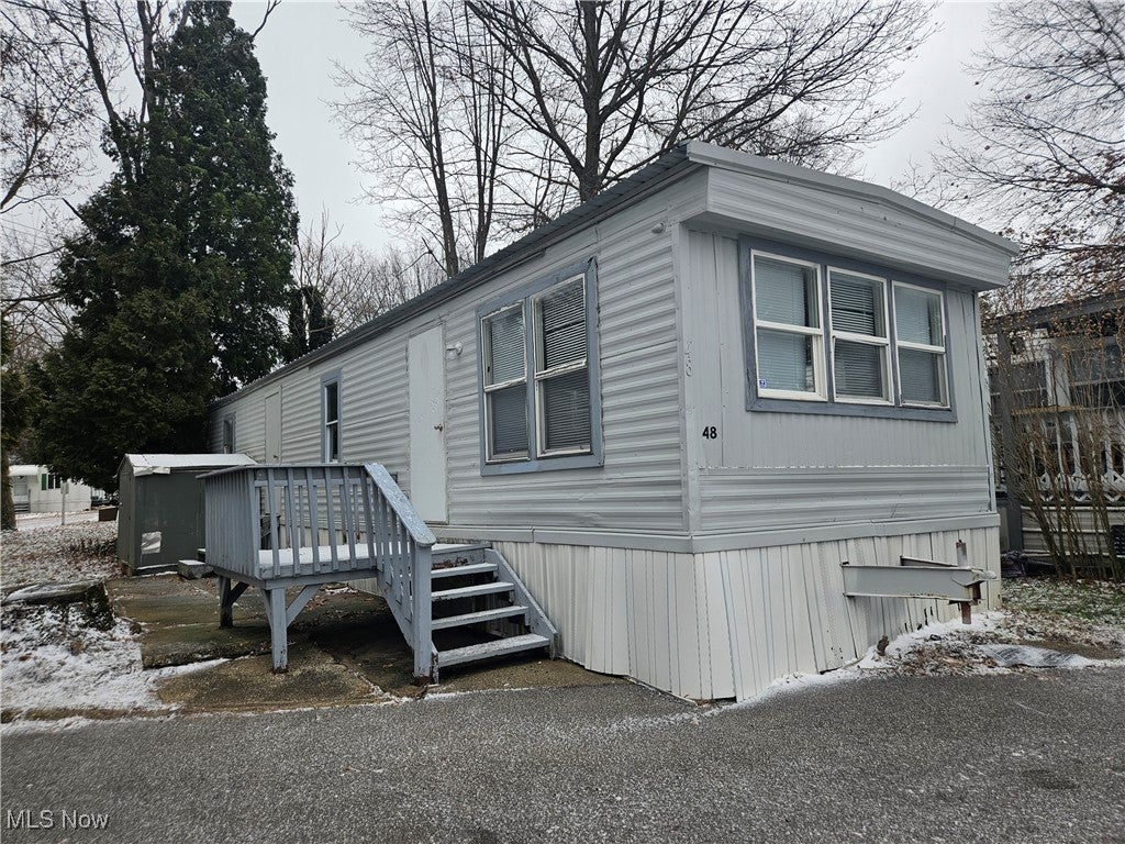 2305 E Waterloo Road — photo