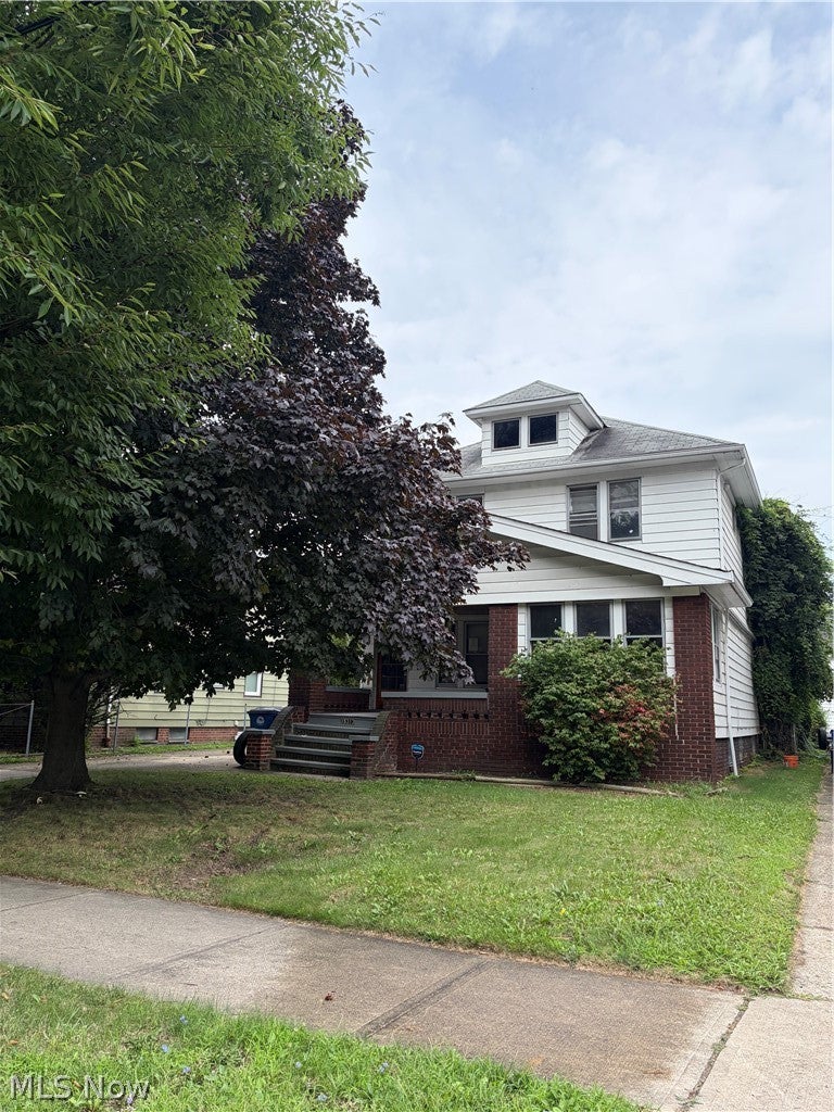15313 Lake Shore Boulevard — photo