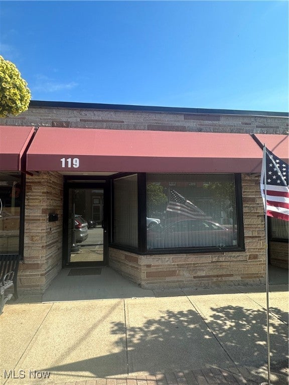 119 E Market Street — photo