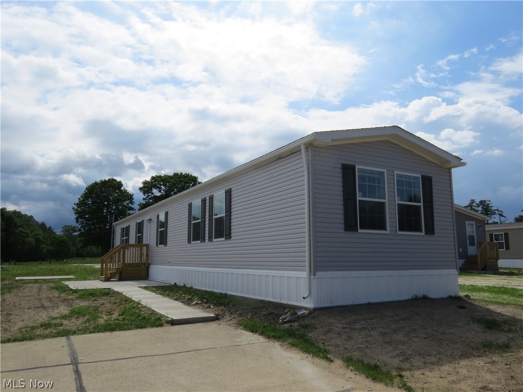 2659 Lake Breeze Drive — photo