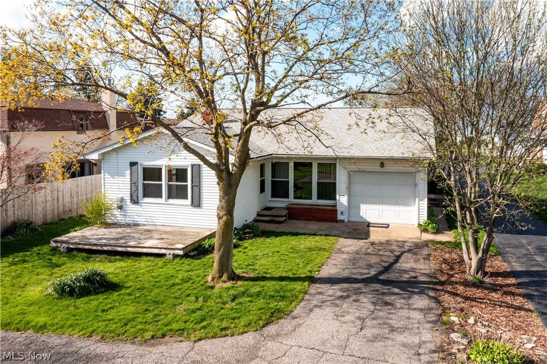 14015 W Lake Road — photo