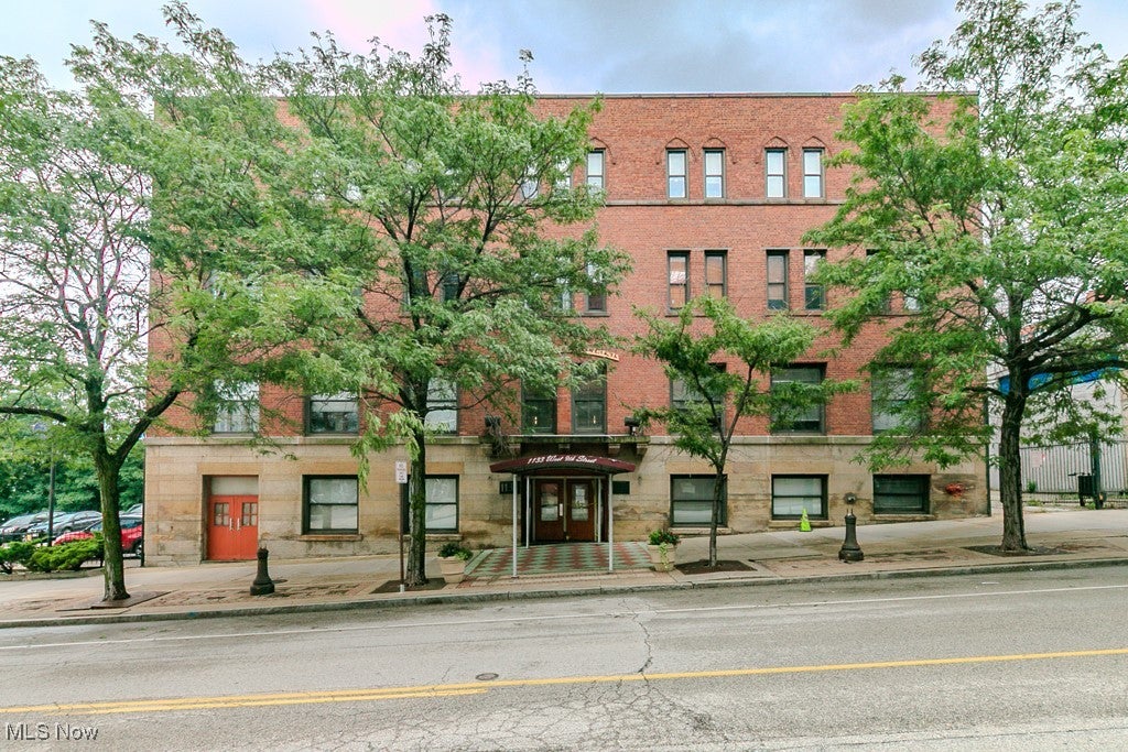 1133 W 9th Street 120 — photo
