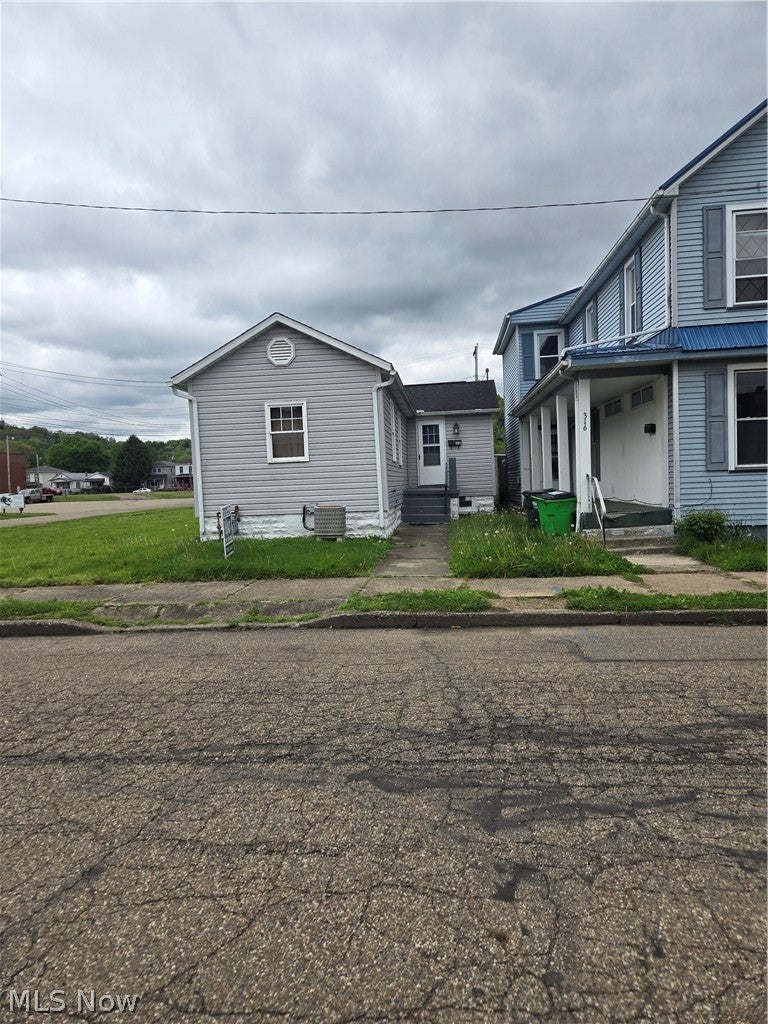 318 Bank Street — photo